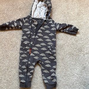 Oliver & rain baby one piece. 6 months. Thick warm material.